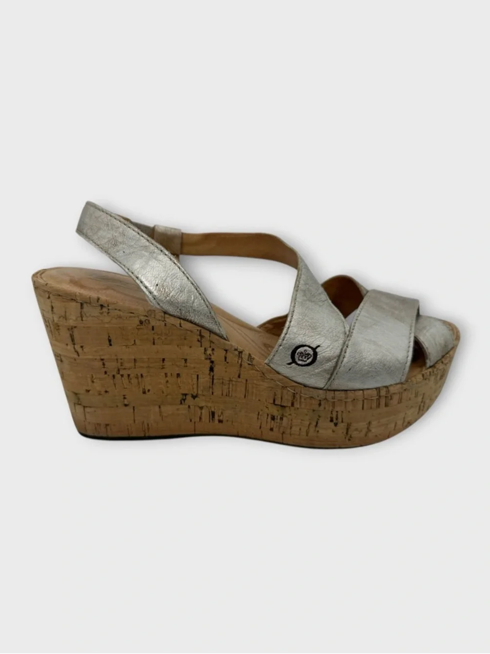BORN Venetia Cork Wedge Sandals Women 9 Panna Cotta Metallic Silver Wedge B83615